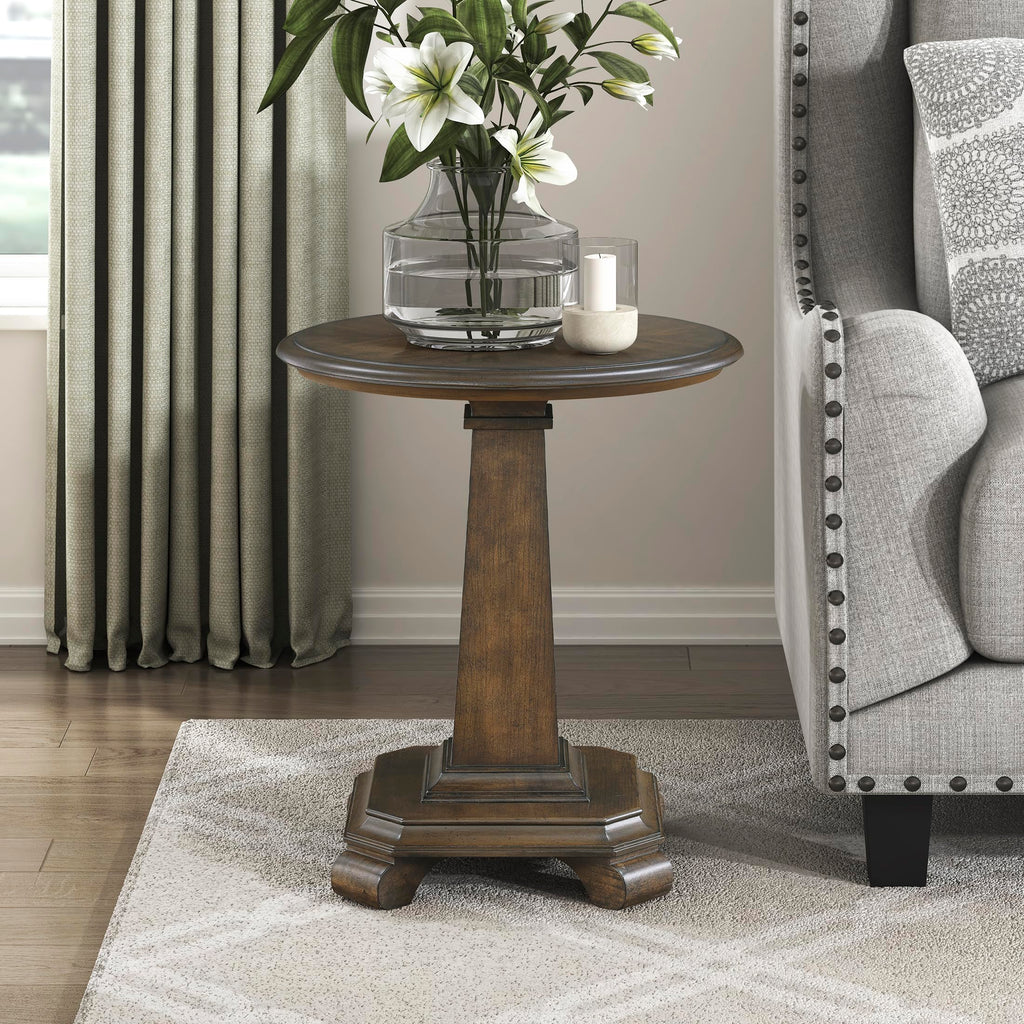 22" Round Wood End Table U957