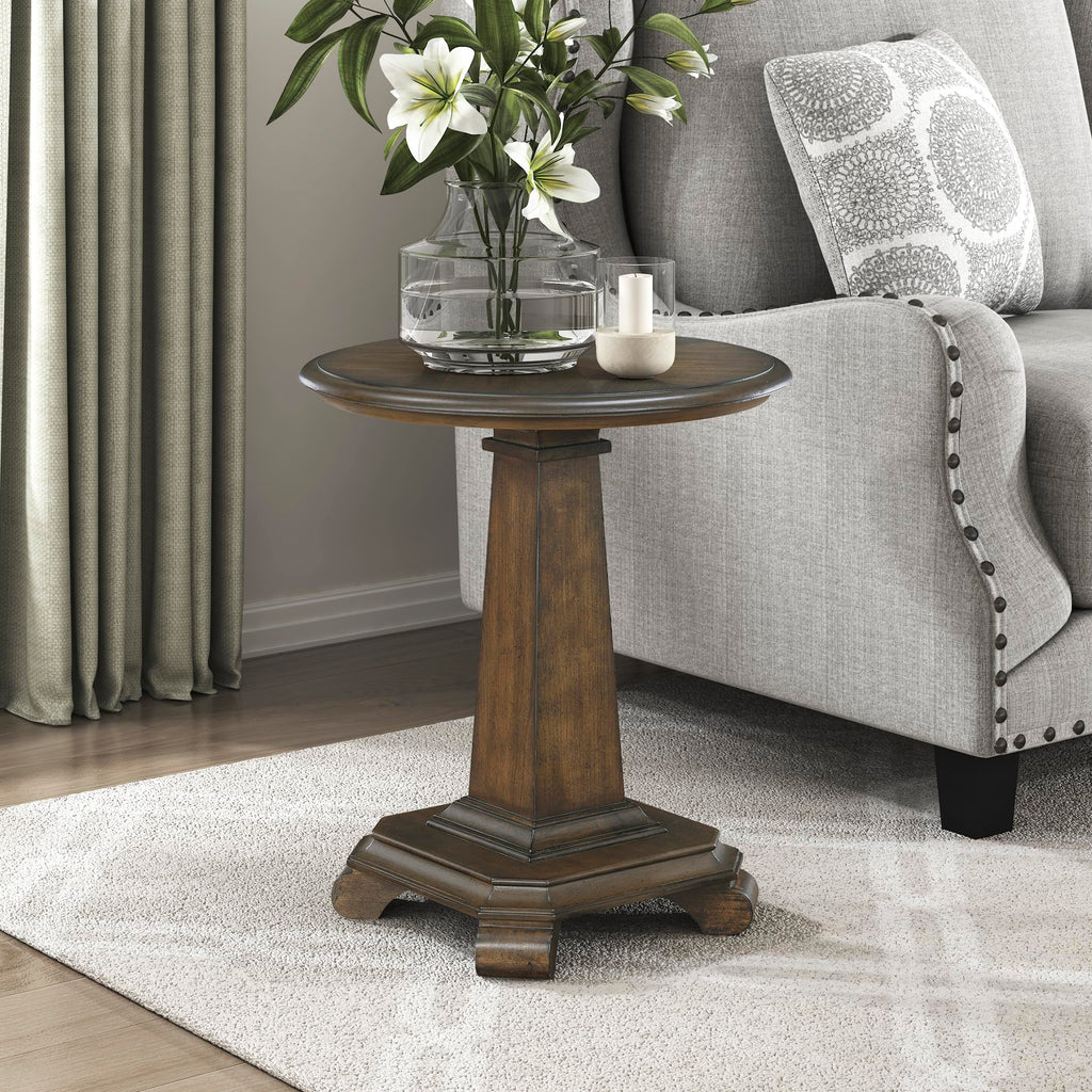 22" Round Wood End Table U957